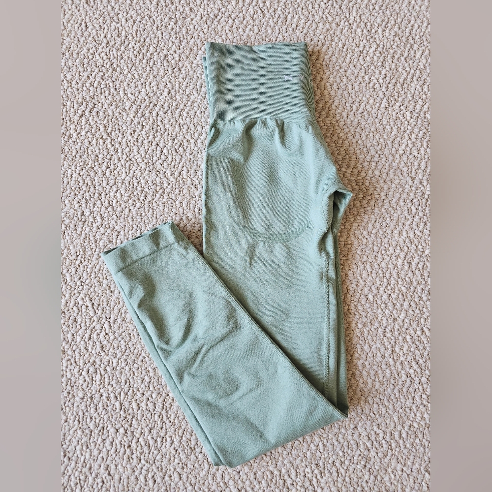 NVGTN Contour Seamless Sage Green Size S Leggings